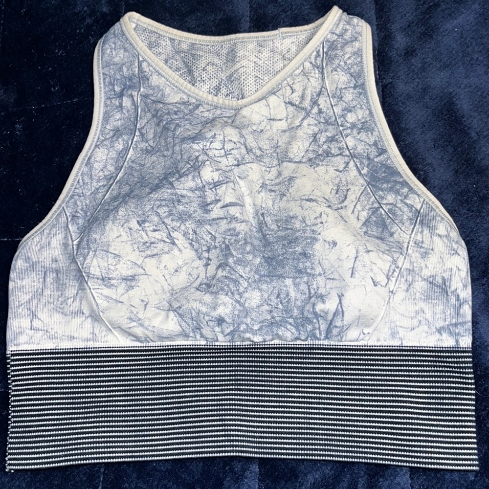 Lululemon high neck sports bra